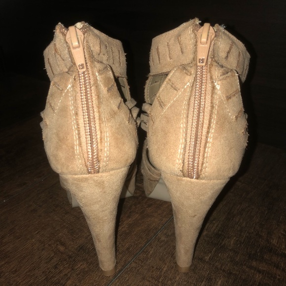 Tan Suede material High Heels - Picture 3 of 5